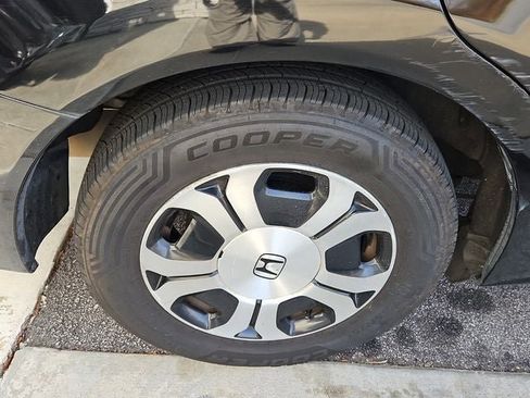 Used 2014 Honda Civic Hybrid image 12