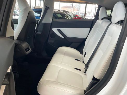Used 2021 Tesla Model Y Long Range image 16