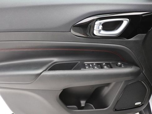 Used 2022 Jeep Compass Trailhawk w/ Sun and Sound Group image 13