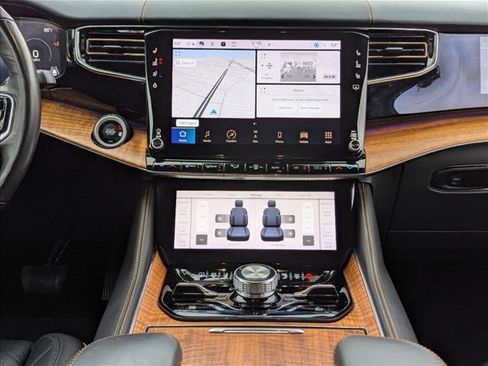 Used 2022 Jeep Grand Wagoneer Series III w/ Flexible Seating Group AWD/4WD image 15