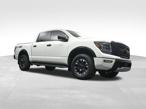 Used 2024 Nissan Titan PRO-4X w/ Off Road Protection Package AWD/4WD image 16
