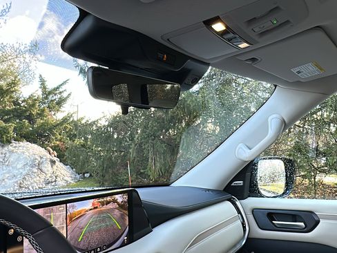 Certified 2025 Nissan Armada Platinum Reserve image 23