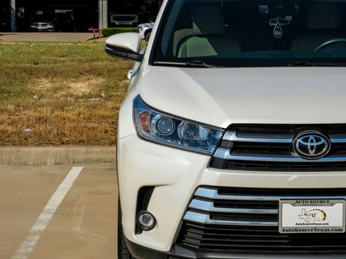 Used 2019 Toyota Highlander Limited FWD image 57