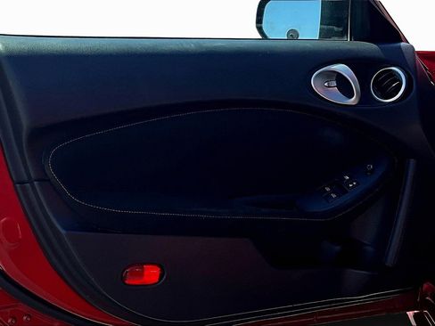 Used 2014 Nissan 370Z Coupe image 15