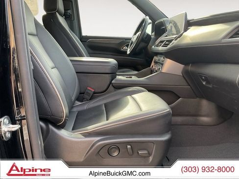 Certified 2024 GMC Yukon SLT w/ SLT Premium Package AWD/4WD image 15