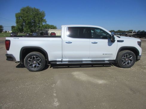 New 2026 GMC Sierra 1500 SLT w/ SLT Premium Plus Package AWD/4WD image 3