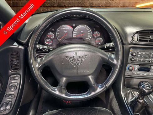 Used 2004 Chevrolet Corvette Convertible w/ Preferred Equipment Group RWD image 19