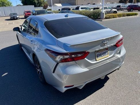 Used 2021 Toyota Camry SE FWD image 5