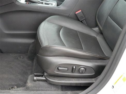 Used 2021 Chevrolet Equinox Premier image 13