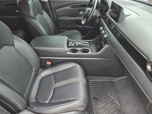 Used 2024 Honda Pilot Touring image 14