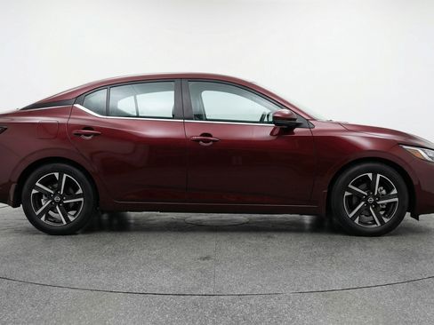 Used 2025 Nissan Sentra SV FWD image 11