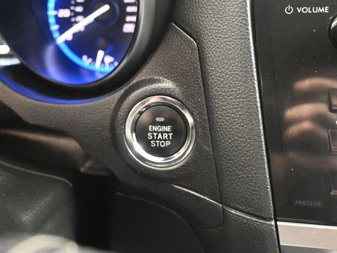 Used 2017 Subaru Outback 3.6R Limited image 26