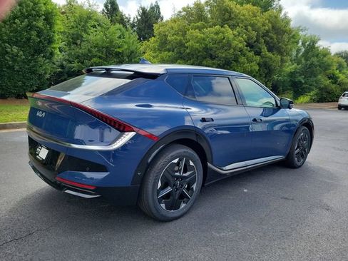 New 2026 Kia EV6 Wind RWD image 4