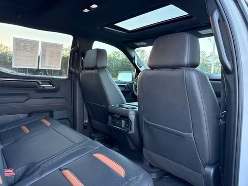 Used 2023 GMC Sierra 1500 AT4 w/ AT4 Premium Package image 18
