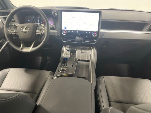 Used 2025 Lexus GX 550 w/ Accessory Package (2T) AWD/4WD image 28