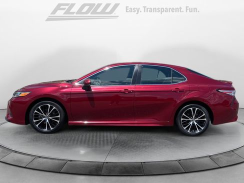 Used 2018 Toyota Camry SE w/ Moonroof Package FWD image 5
