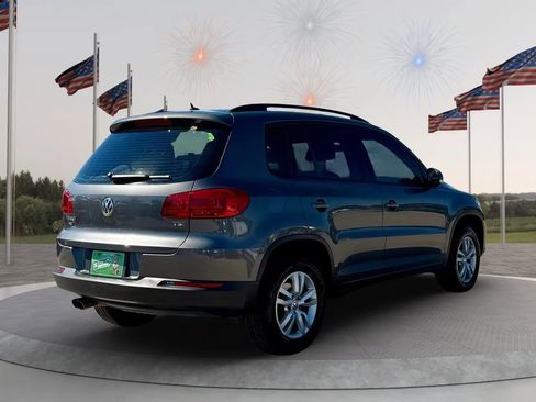 Used 2016 Volkswagen Tiguan S image 5