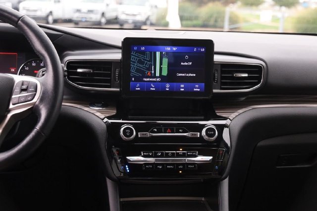 Used 2023 Ford Explorer Limited AWD/4WD image 28
