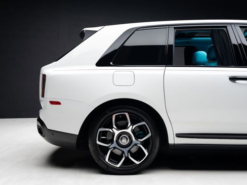 Used 2019 Rolls-Royce Cullinan AWD/4WD image 37