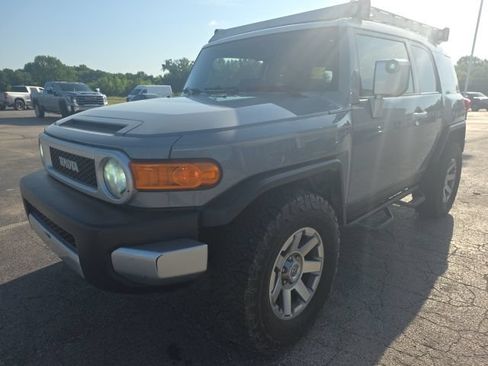 Used 2014 Toyota FJ Cruiser 4WD w/ Convenience Package image 5