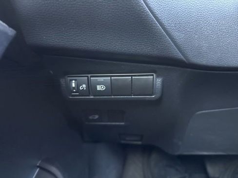 Used 2024 Toyota Corolla Cross XLE w/ Convenience Package AWD/4WD image 15