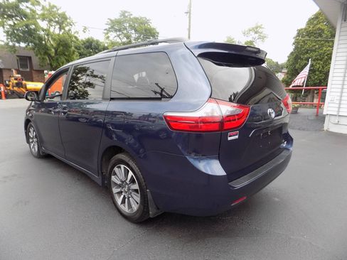 Used 2020 Toyota Sienna LE AWD/4WD image 6
