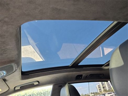 Used 2019 Audi Q8 Prestige w/ Luxury Package image 18