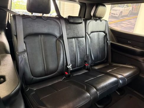 Used 2024 Jeep Wagoneer Series II AWD/4WD image 9