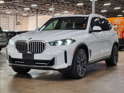 Used 2024 BMW X5 sDrive40i w/ Parking Assistance Package RWD image 4