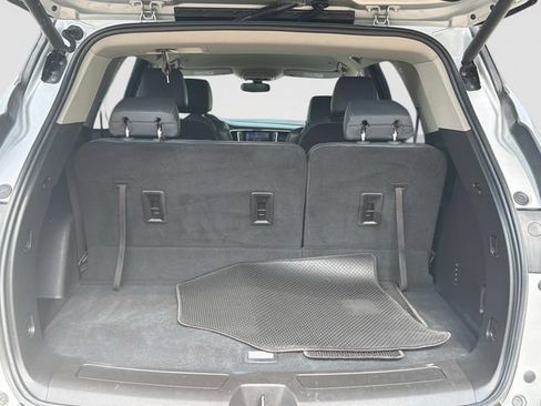 Used 2021 Buick Enclave Essence AWD/4WD image 12
