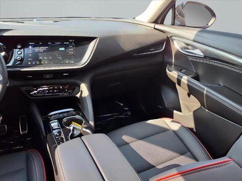 Used 2023 Buick Envision Essence w/ Technology Package I image 11