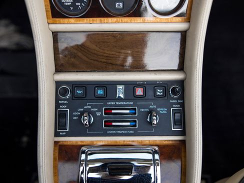 Used 1991 Rolls-Royce Corniche III image 23