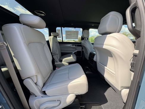 New 2026 Jeep Grand Wagoneer Limited AWD/4WD image 11