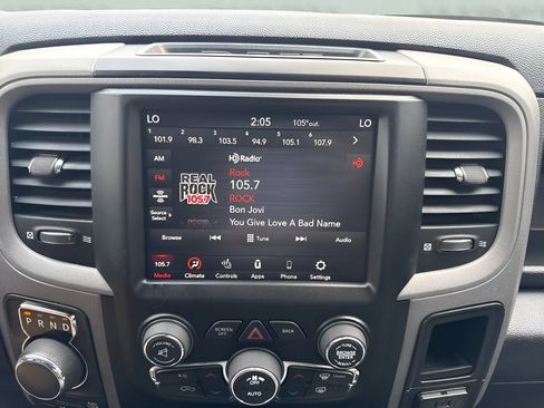 Used 2021 RAM 1500 Express w/ Wheel & Sound Group AWD/4WD image 17