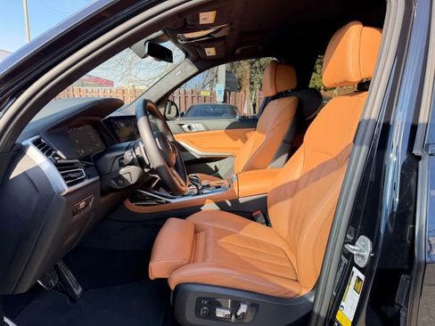 Used 2022 BMW X7 M50i w/ Executive Package image 10