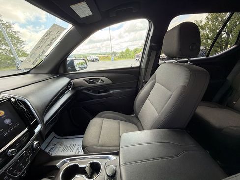 Used 2023 Chevrolet Traverse LT AWD/4WD image 11