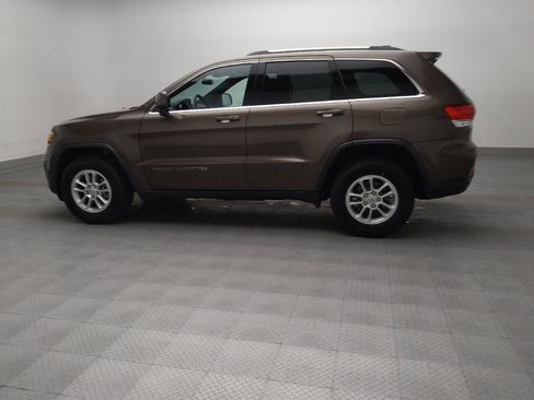 Used 2019 Jeep Grand Cherokee Laredo AWD/4WD image 3
