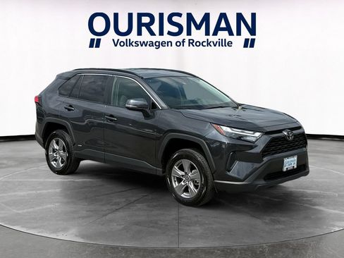 Used 2025 Toyota RAV4 XLE AWD/4WD image 1