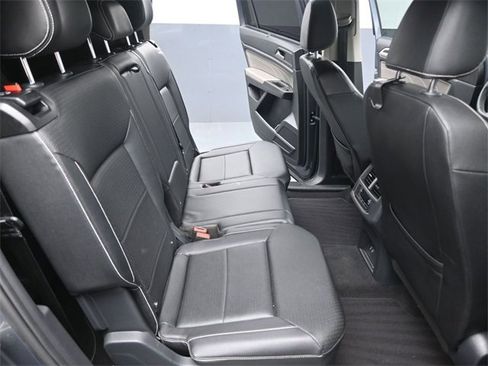 Used 2023 Volkswagen Atlas SE image 16