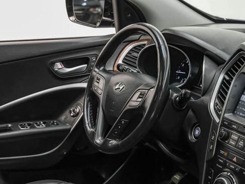 Used 2018 Hyundai Santa Fe Sport image 19