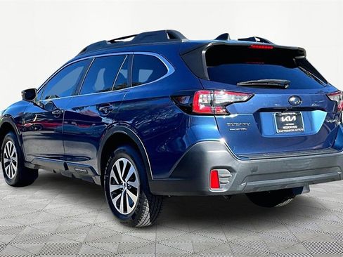 Used 2022 Subaru Outback Premium image 6