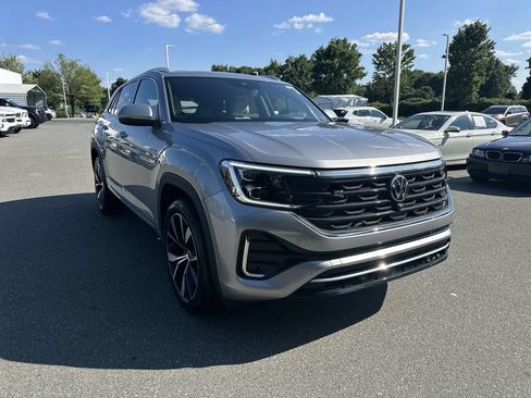 Used 2024 Volkswagen Atlas Cross Sport SEL Premium R-Line AWD/4WD image 7