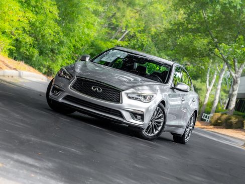 Used 2018 INFINITI Q50 Luxe w/ Essential Package (3.0T Luxe) RWD image 22