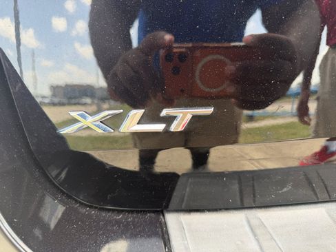 Used 2023 Ford Explorer XLT RWD image 29