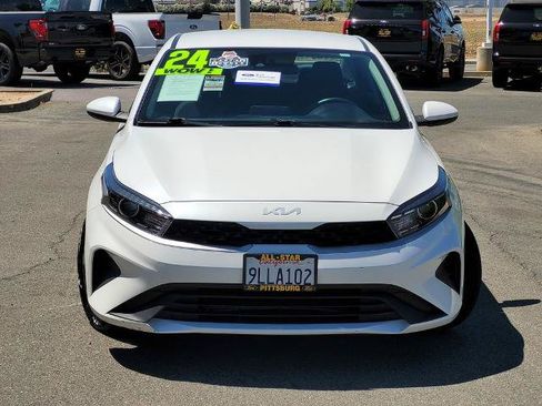 Used 2024 Kia Forte LXS FWD image 2