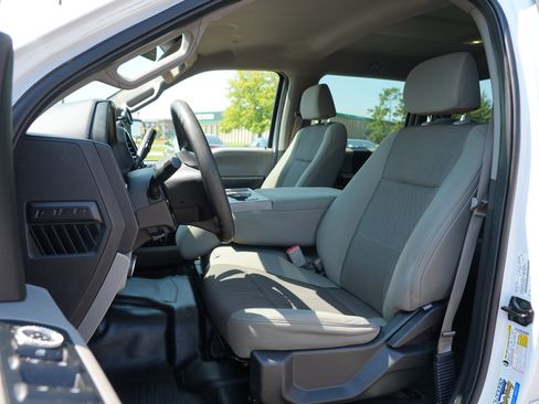 Used 2015 Ford F150 XL w/ Equipment Group 101A Mid AWD/4WD image 12