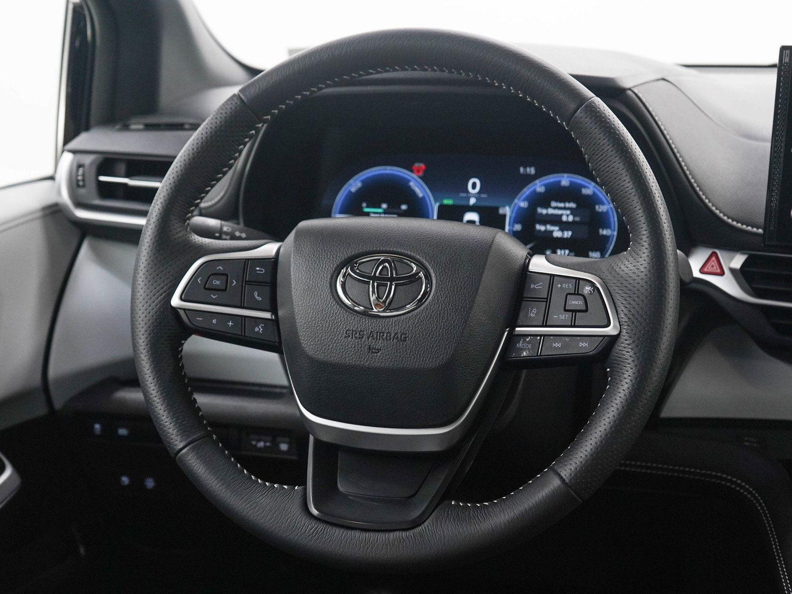 Used 2025 Toyota Sienna XSE AWD/4WD image 18