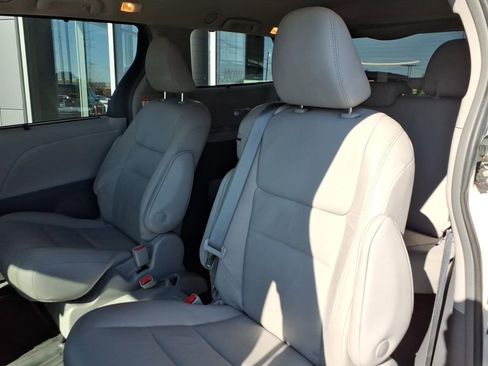 Used 2019 Toyota Sienna XLE Premium image 26