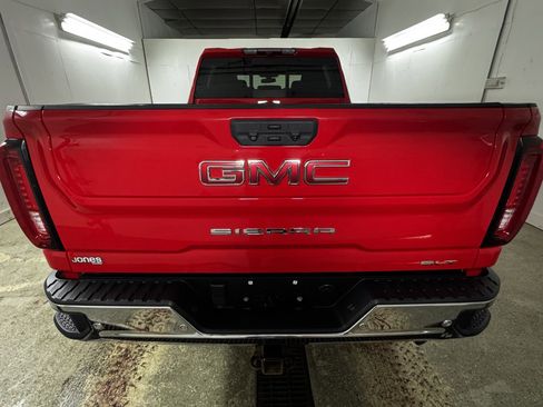 Used 2021 GMC Sierra 2500 SLT w/ SLT Premium Package image 12