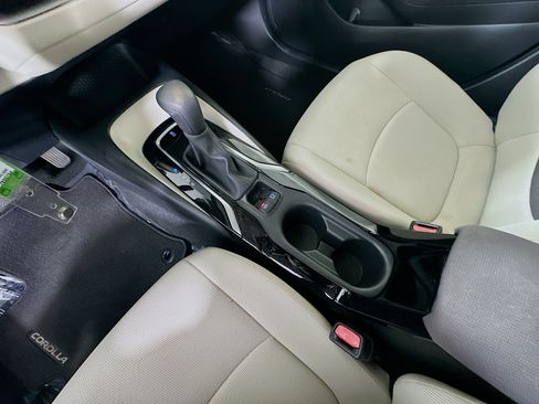 Used 2020 Toyota Corolla LE FWD image 21